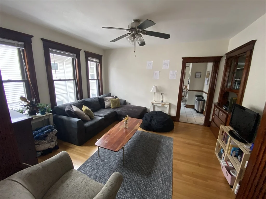 4 bed, 2 bath apartment for rent at 40 Walker Unit 1, Davis Square — photo 3 of 26