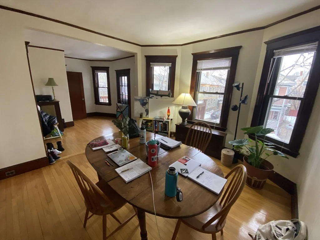 4 bed, 2 bath apartment for rent at 40 Walker Unit 1, Davis Square — photo 4 of 26