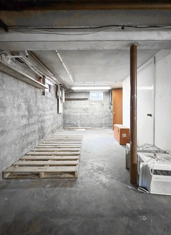 3 bed, 1 bath apartment for rent at 40 Walter St Unit 1, East Lynn — photo 33 of 40