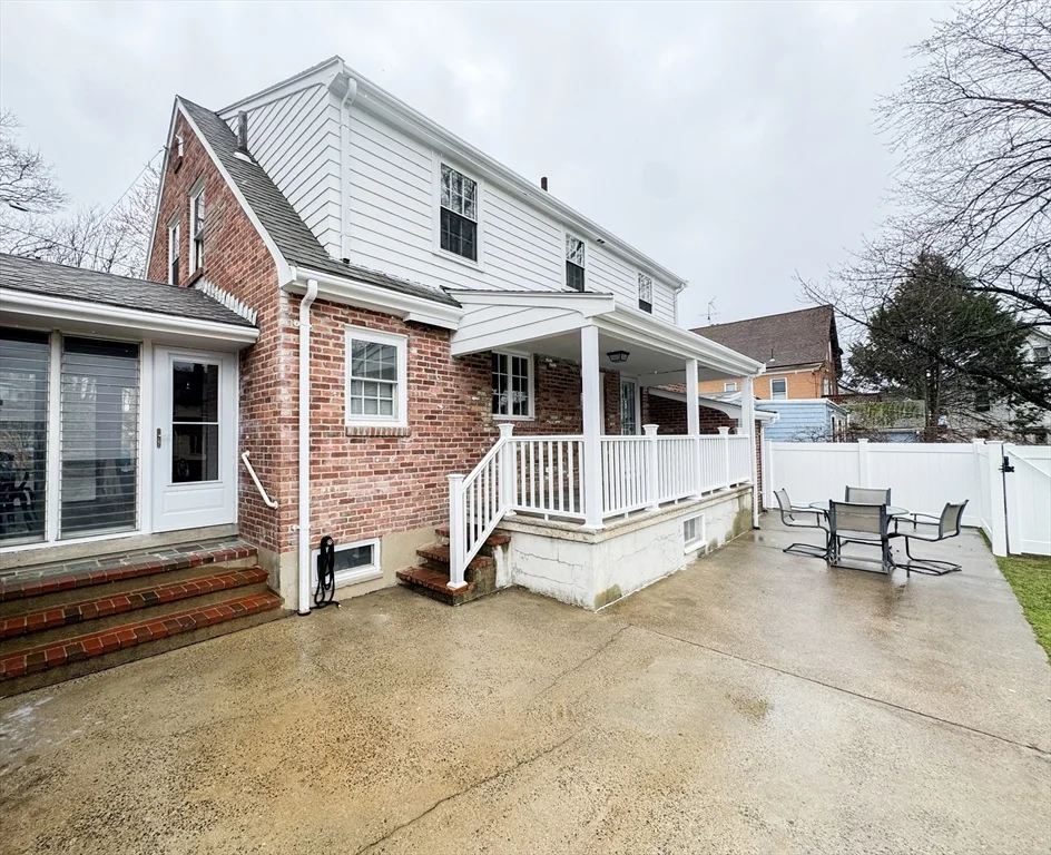 3 bed, 1 bath apartment for rent at 40 Walter St Unit 1, East Lynn — photo 39 of 40