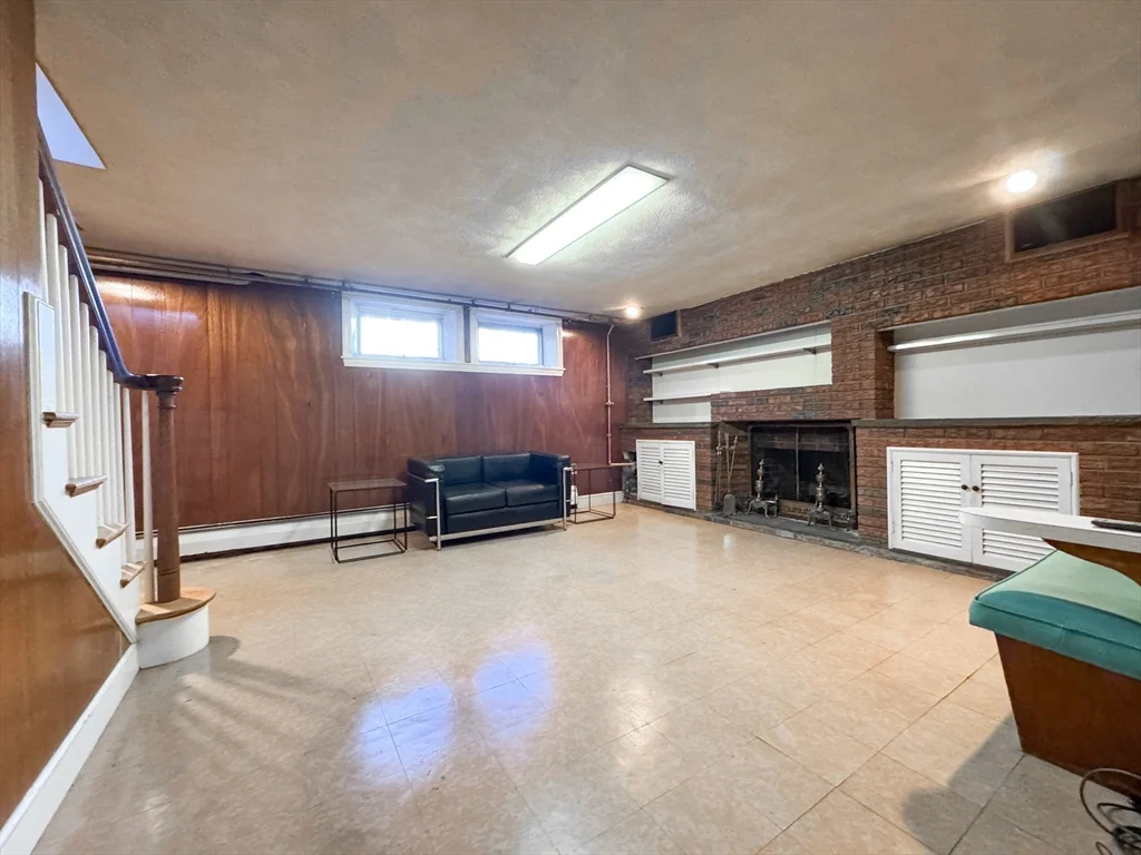 3 bed, 1 bath apartment for rent at 40 Walter St Unit 1, East Lynn — photo 38 of 40