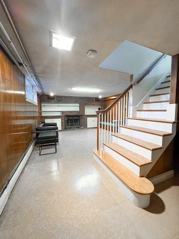 3 bed, 1 bath apartment for rent at 40 Walter St Unit 1, East Lynn — photo 35 of 40