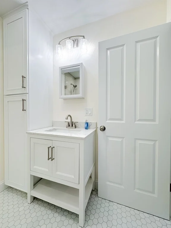 2 bed, 1 bath apartment for rent at 40 Walter St Unit A, East Lynn — photo 8 of 25