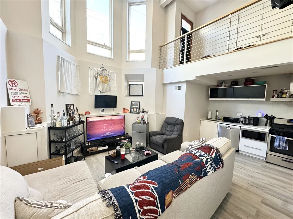 4 bed, 3 bath apartment for rent at 40 Washburn Unit 1, Dorchester — photo 2 of 16