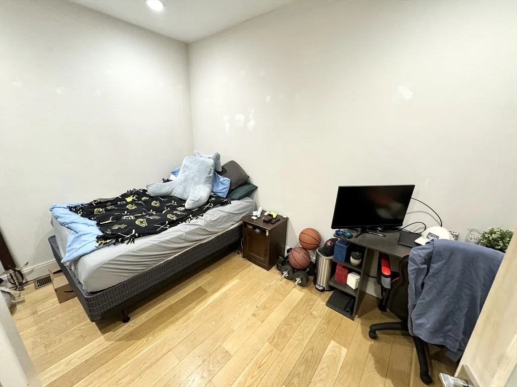 4 bed, 3 bath apartment for rent at 40 Washburn Unit 1, Dorchester — photo 8 of 16
