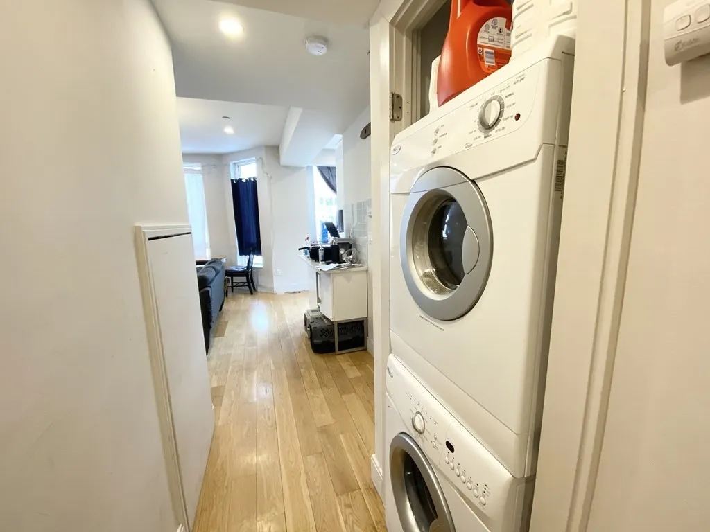 4 bed, 2 bath apartment for rent at 40 Washburn Unit 2, Dorchester — photo 5 of 12