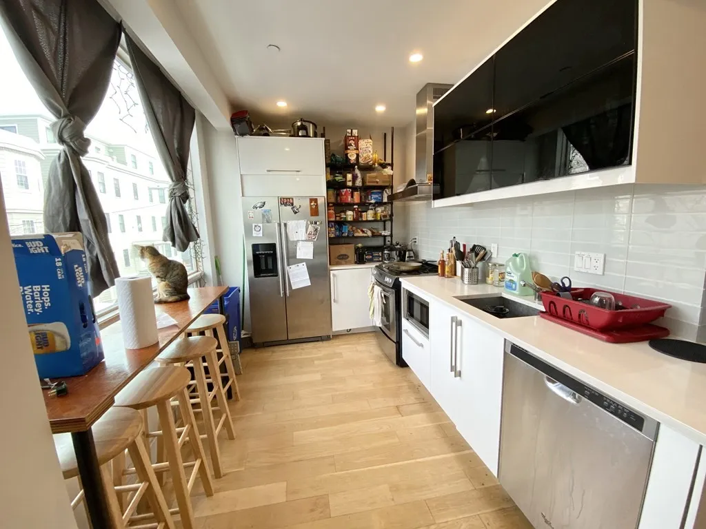 4 bed, 2 bath apartment for rent at 40 Washburn Unit 2, Dorchester — photo 2 of 12
