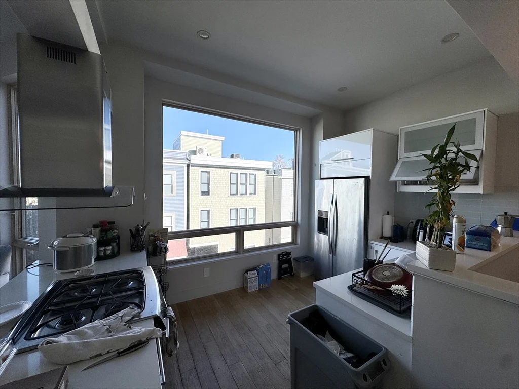 4 bed, 3 bath apartment for rent at 40 Washburn Unit 3, Dorchester — photo 2 of 10