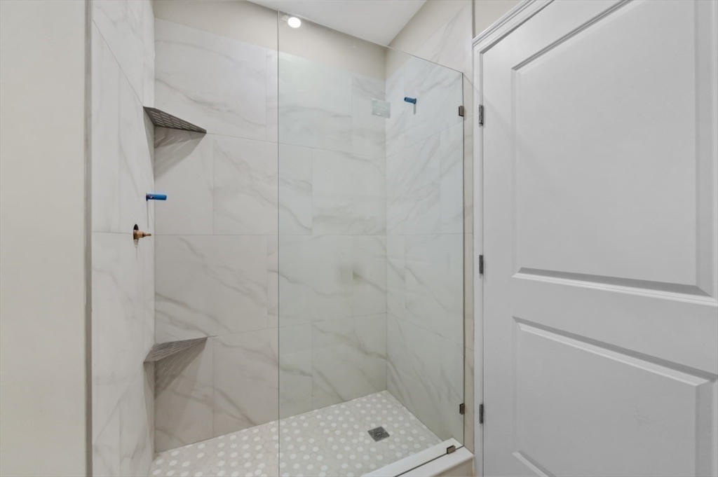 4 bed, 3 bath apartment for rent at 40 Waverly Unit 1, Brighton — photo 14 of 16