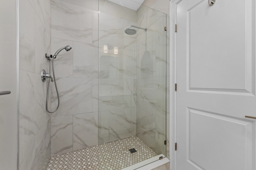 4 bed, 3 bath apartment for rent at 40 Waverly Unit 2, Brighton — photo 13 of 16