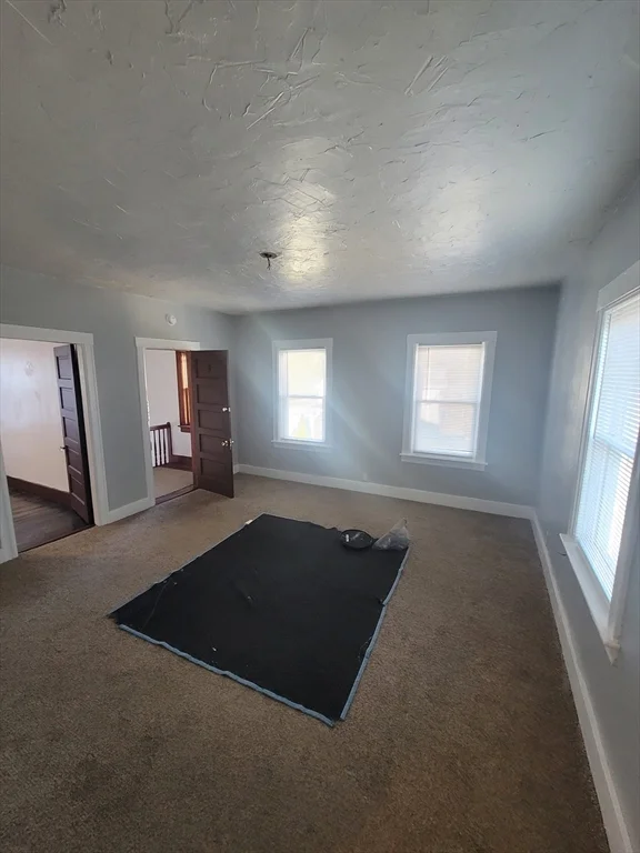 3 bed, 1 bath apartment for rent at 40 Whitcomb St Unit 3, Worcester — photo 3 of 16