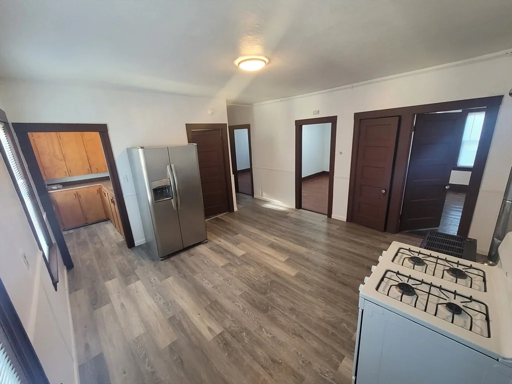 3 bed, 1 bath apartment for rent at 40 Whitcomb St Unit 3, Worcester — photo 5 of 16