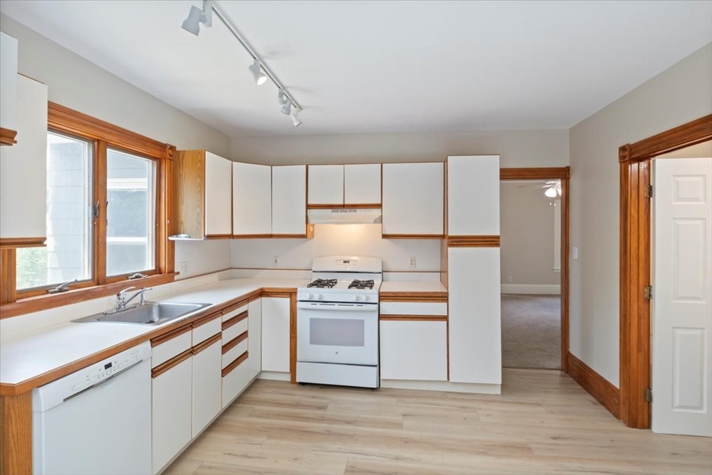 2 bed, 1 bath apartment for rent at 40 Whitehall St Unit 2, East Dedham — photo 9 of 37