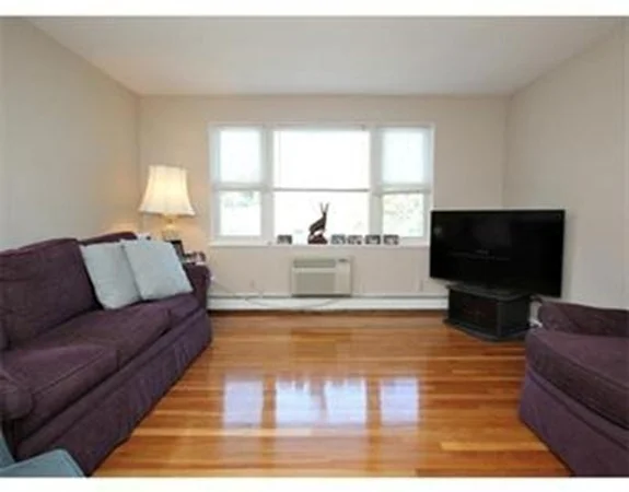 2 bed, 1 bath apartment for rent at 40 Whitman Rd Unit 2-3, Warrendale — photo 2 of 13
