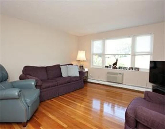2 bed, 1 bath apartment for rent at 40 Whitman Rd Unit 2-3, Warrendale — photo 1 of 13
