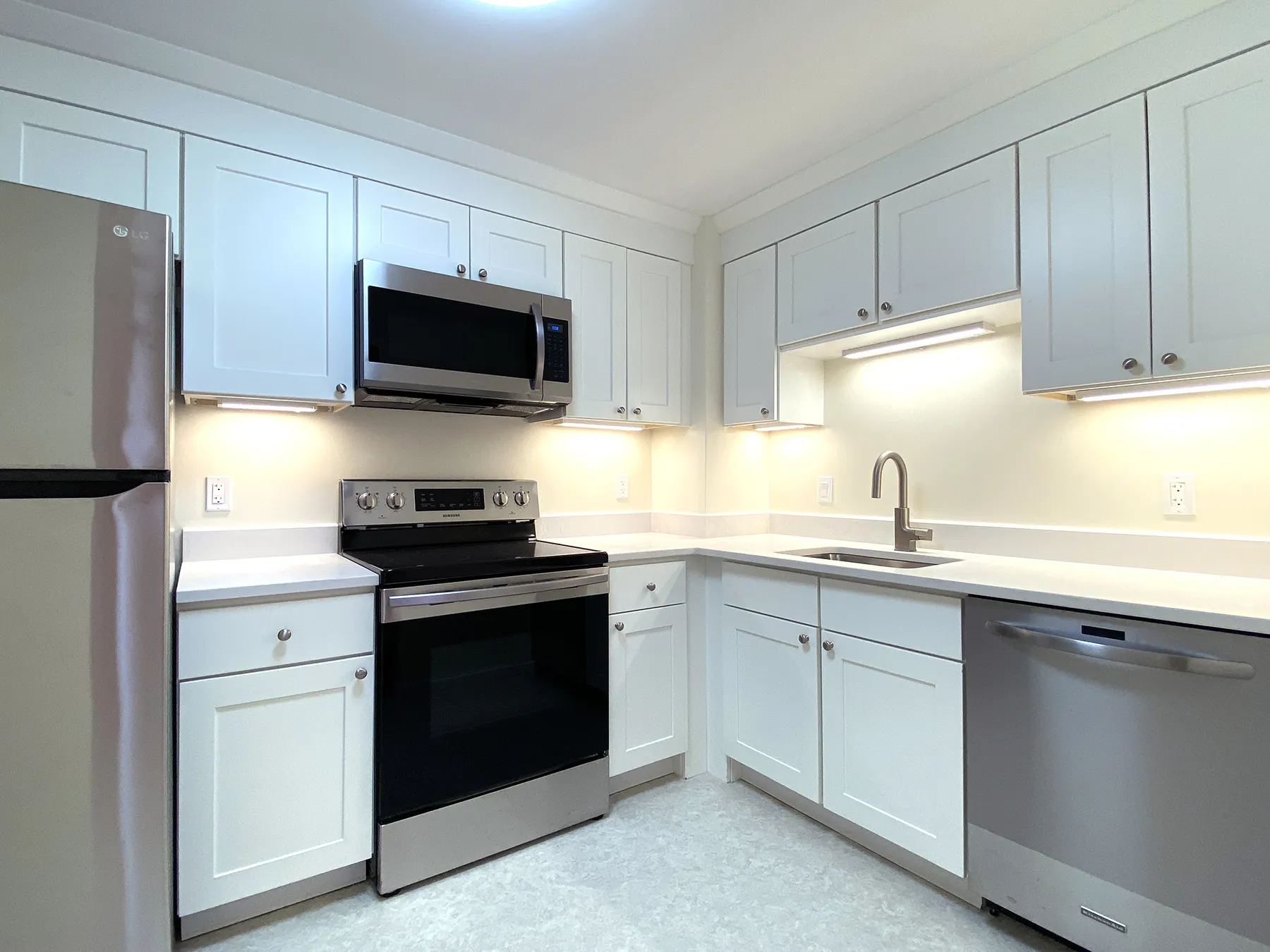 1 bed, 1 bath apartment for rent at 40 Williams St Unit 404, North Brookline — photo 2 of 9