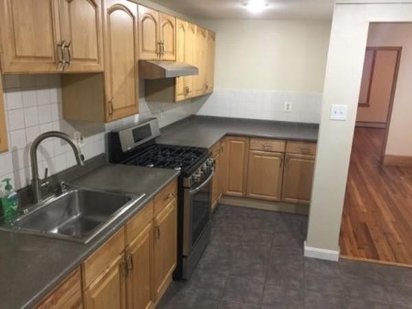 4 bed, 1 bath apartment for rent at 40 Winter St Unit 1, Boston — photo 1 of 12