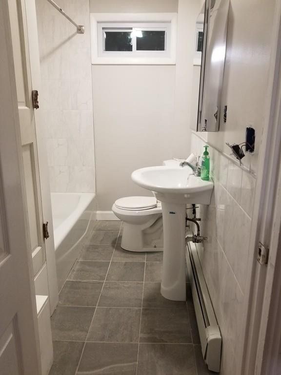 4 bed, 1 bath apartment for rent at 40 Winter St Unit 1, Boston — photo 3 of 12