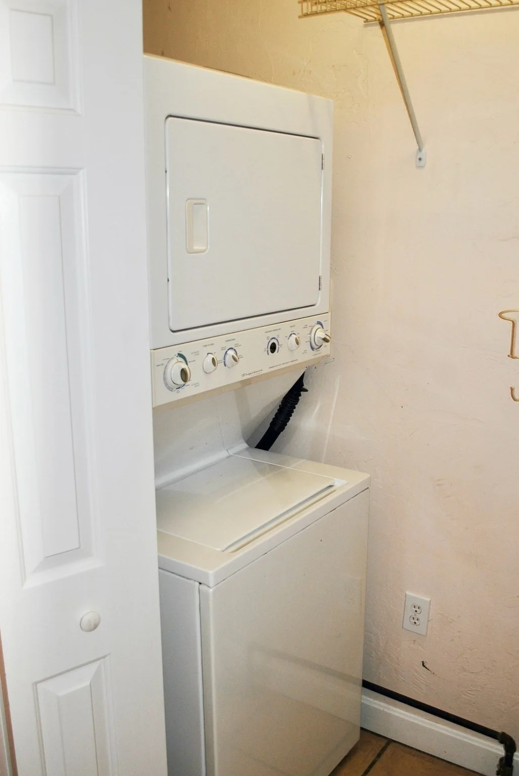 2 bed, 1 bath apartment for rent at 40 Wright St Unit 1, Stoneham — photo 7 of 8