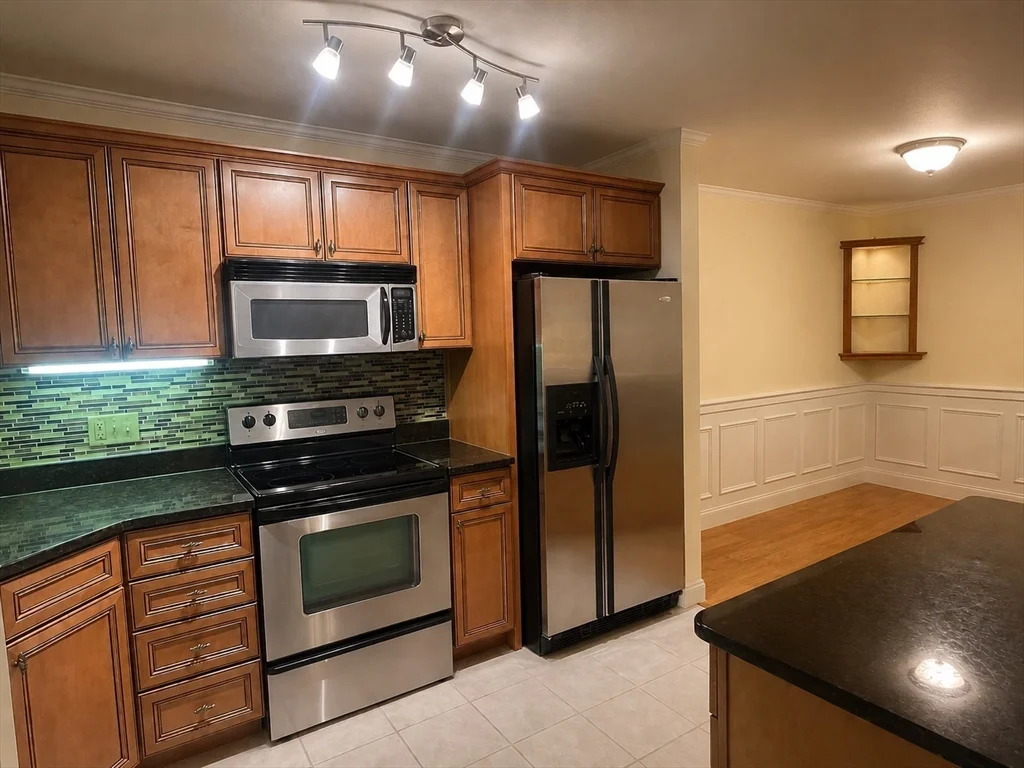 3 bed, 2 bath apartment for rent at 400 Brookside Unit F, Andover — photo 2 of 10