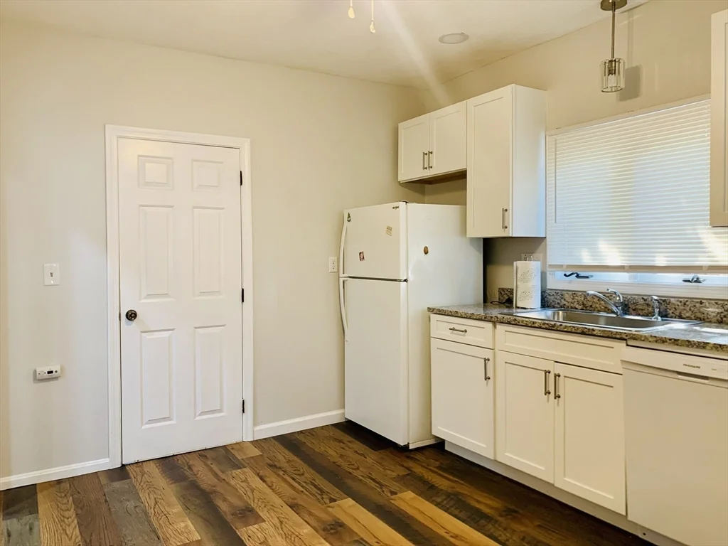 1 bed, 1 bath apartment for rent at 400 Charles Unit 1, Edgeworth — photo 6 of 9