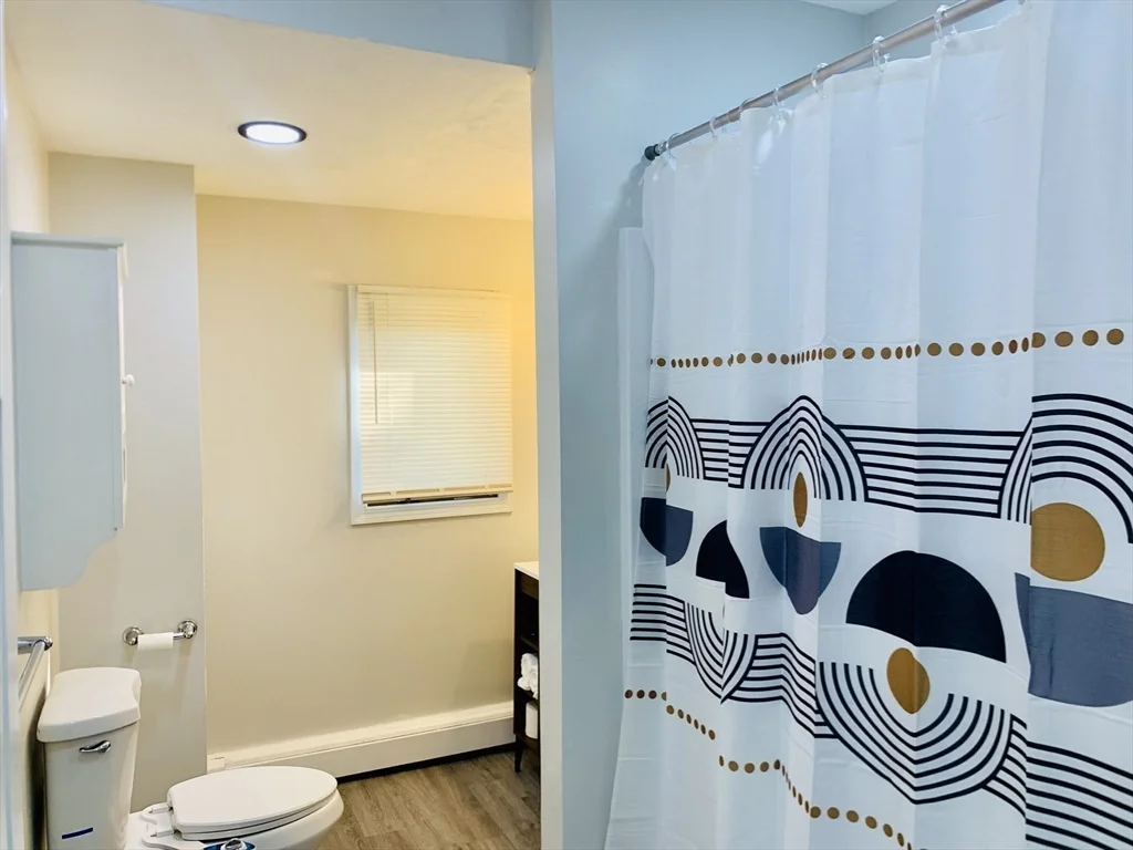 1 bed, 1 bath apartment for rent at 400 Charles Unit 1, Edgeworth — photo 8 of 9