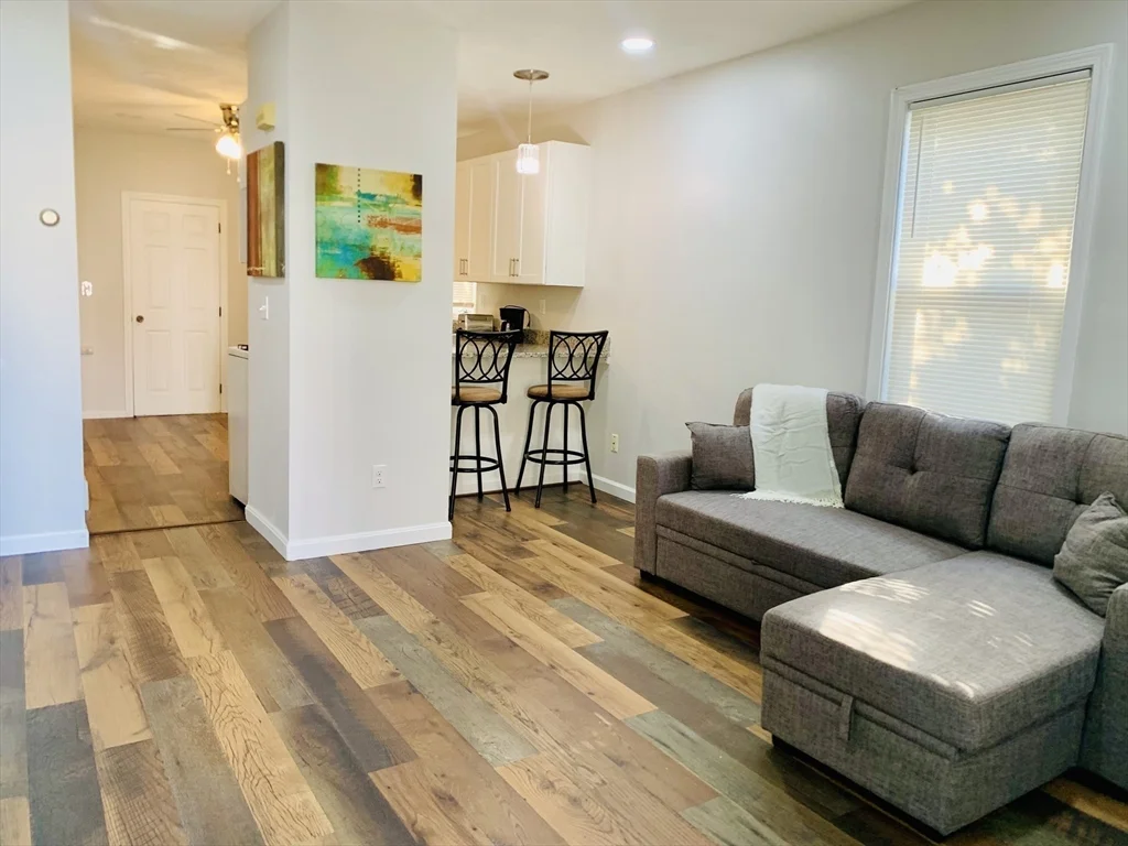 1 bed, 1 bath apartment for rent at 400 Charles Unit 1, Edgeworth — photo 3 of 9