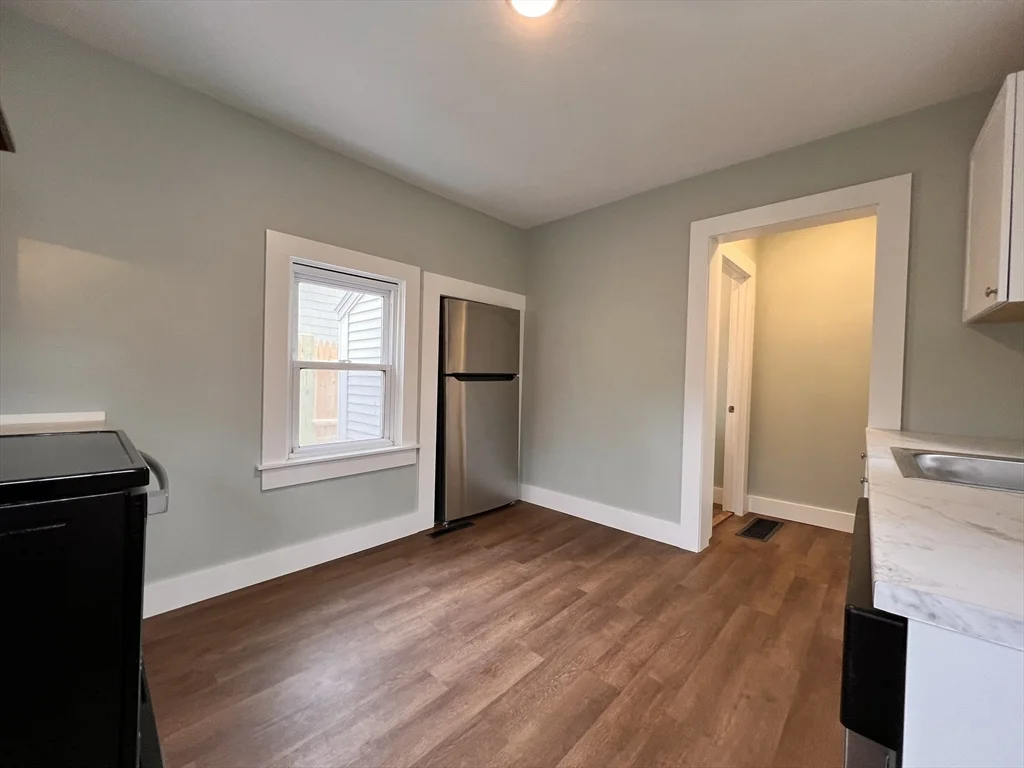 2 bed, 1 bath apartment for rent at 400 Court St Unit 1, North Plymouth — photo 8 of 13