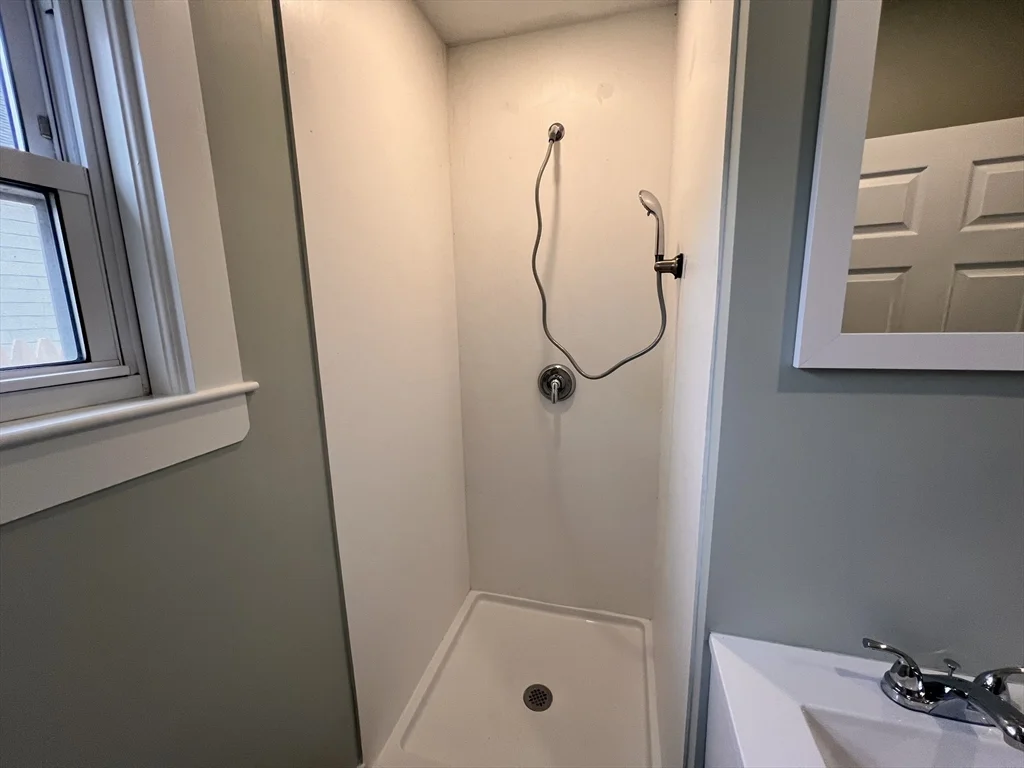 2 bed, 1 bath apartment for rent at 400 Court St Unit 1, North Plymouth — photo 6 of 13