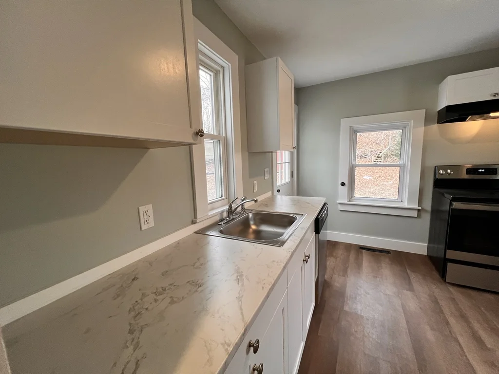 2 bed, 1 bath apartment for rent at 400 Court St Unit 1, North Plymouth — photo 10 of 13