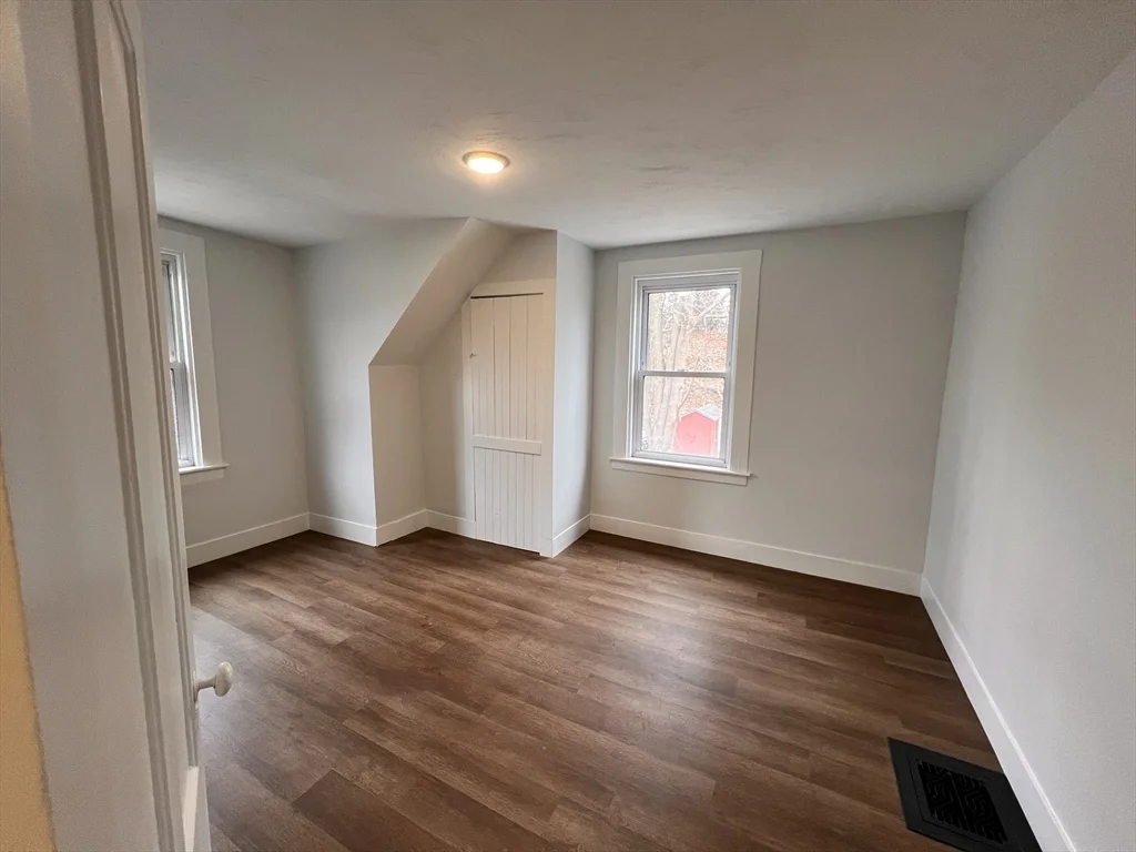 1 bed, 1 bath apartment for rent at 400 Court St Unit 2, North Plymouth — photo 4 of 8