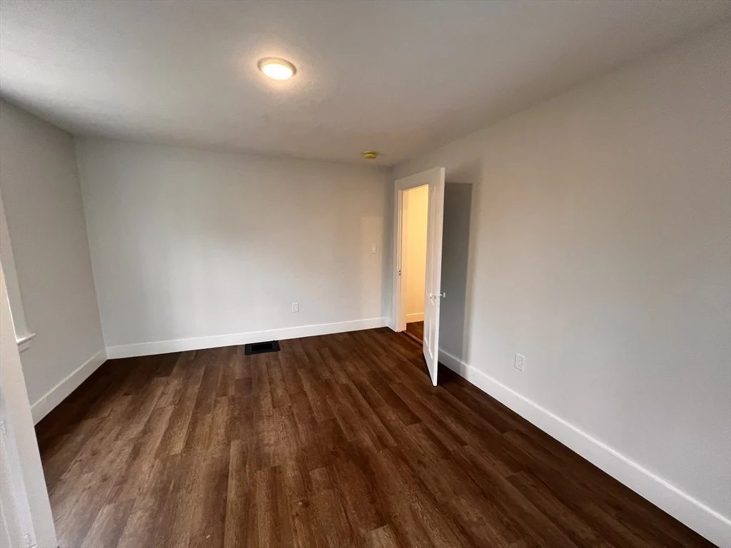 1 bed, 1 bath apartment for rent at 400 Court St Unit 2, North Plymouth — photo 6 of 8