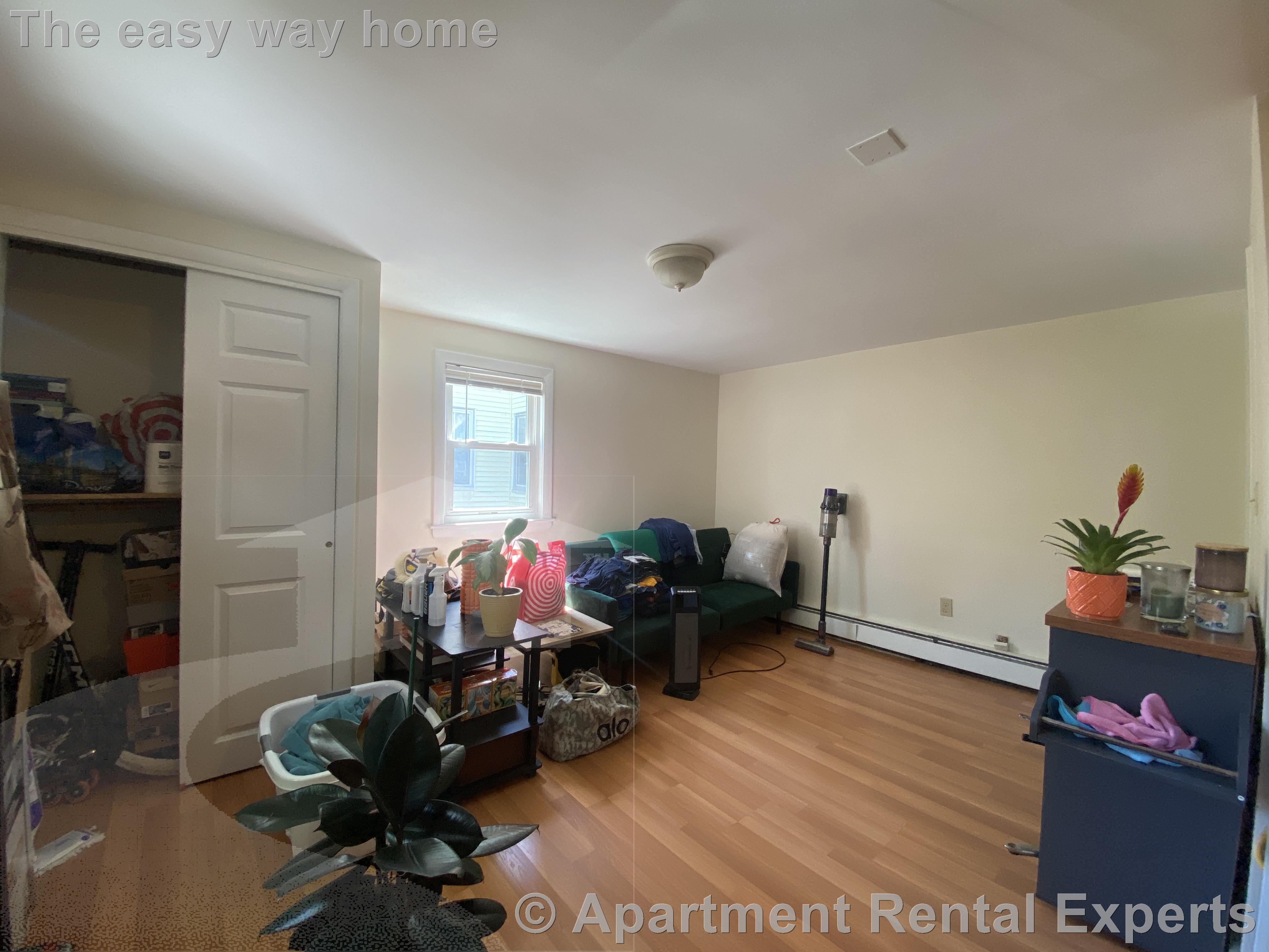 1 bed, 1 bath apartment for rent at 400 Franklin St Unit 6, Central Square — photo 2 of 10