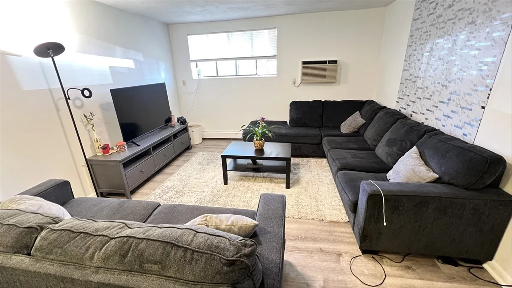 2 bed, 1 bath apartment for rent at 400 Governors Dr Unit 5, Winthrop — photo 5 of 16