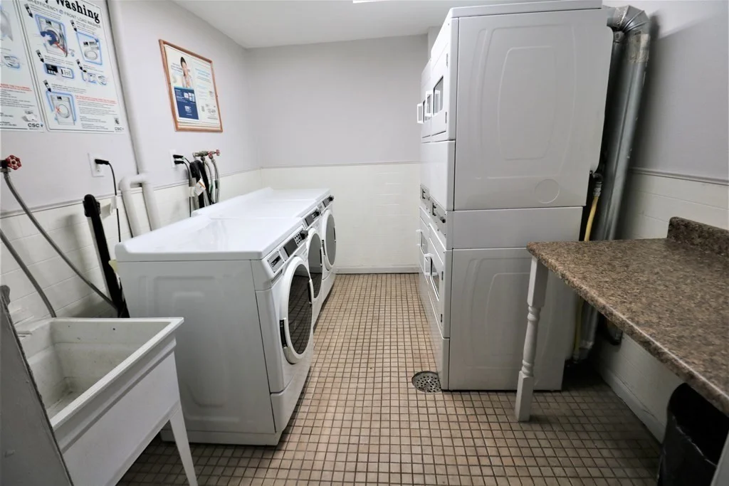 2 bed, 1 bath apartment for rent at 400 Governors Dr Unit 5, Winthrop — photo 12 of 16
