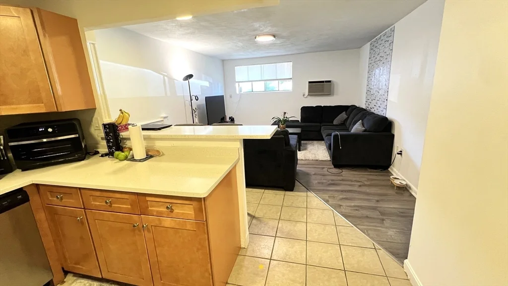 2 bed, 1 bath apartment for rent at 400 Governors Dr Unit 5, Winthrop — photo 4 of 16