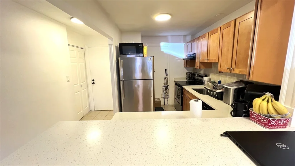 2 bed, 1 bath apartment for rent at 400 Governors Dr Unit 5, Winthrop — photo 3 of 16