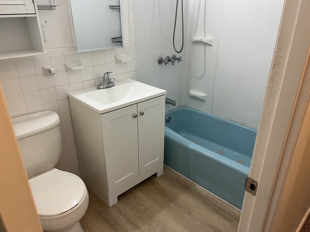 2 bed, 1 bath apartment for rent at 400 Governors Park Unit 29, Winthrop — photo 5 of 12