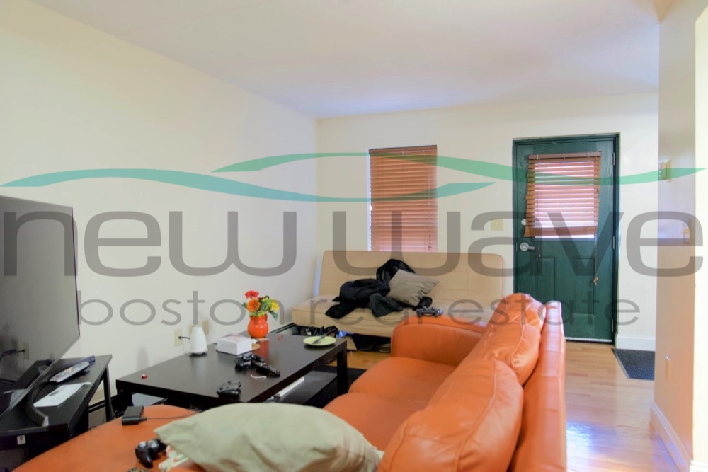 4 bed, 2 bath apartment for rent at 400 Massachusetts Ave Unit 33, South End — photo 2 of 12