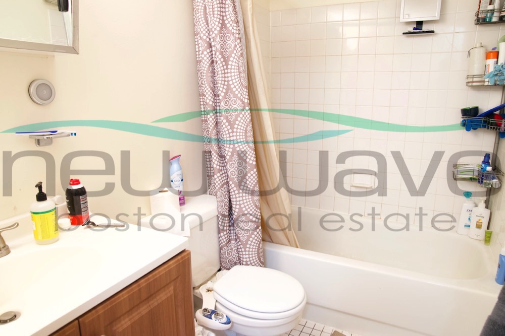 4 bed, 2 bath apartment for rent at 400 Massachusetts Ave Unit 33, South End — photo 8 of 12