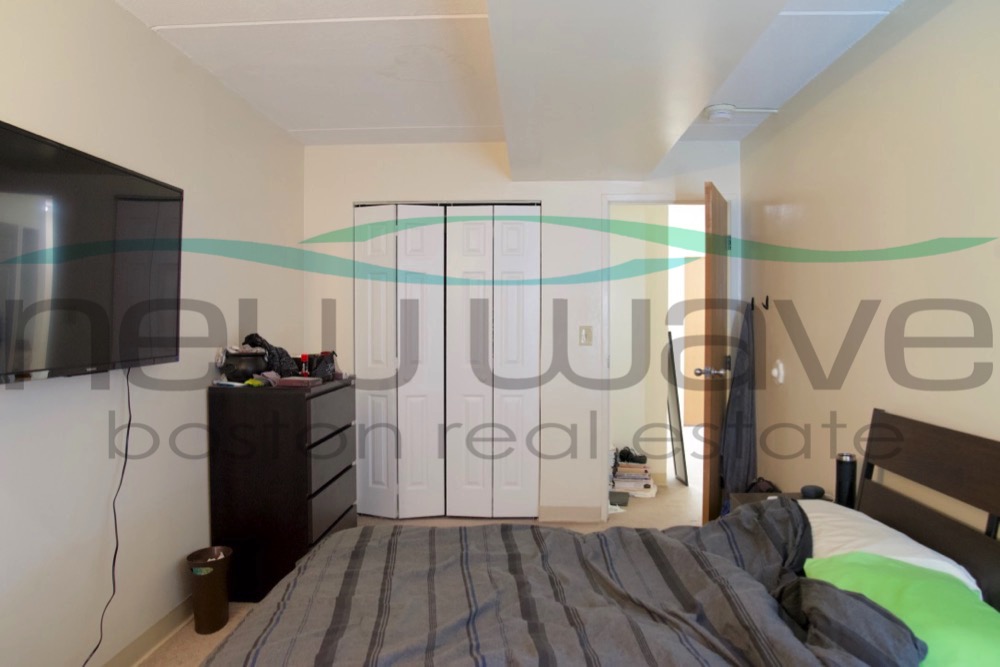 4 bed, 2 bath apartment for rent at 400 Massachusetts Ave Unit 33, South End — photo 11 of 12