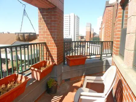 1 bed, 1 bath apartment for rent at 400 Massachusetts Ave Unit 87, South End — photo 1 of 11