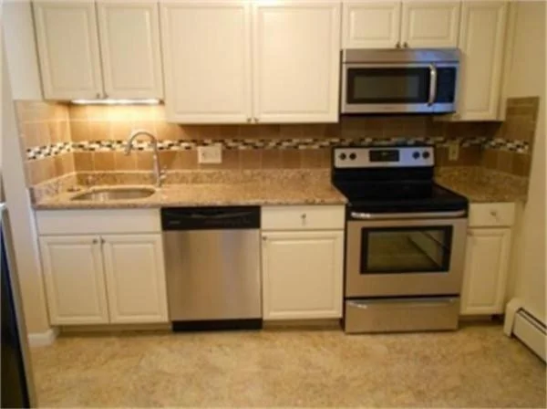 2 bed, 1 bath apartment for rent at 400 Savin Hill Ave Unit 9, Dorchester — photo 4 of 9