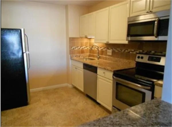 2 bed, 1 bath apartment for rent at 400 Savin Hill Ave Unit 9, Dorchester — photo 3 of 9