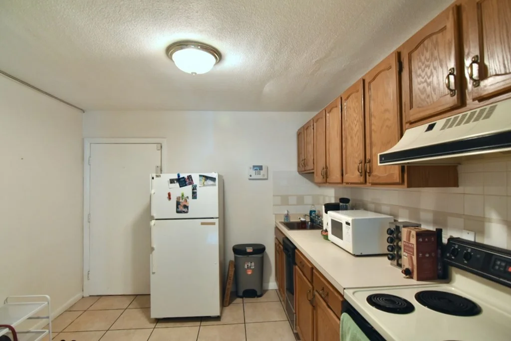 1 bed, 1 bath apartment for rent at 400 Savin Hill Unit 4, Dorchester — photo 9 of 10