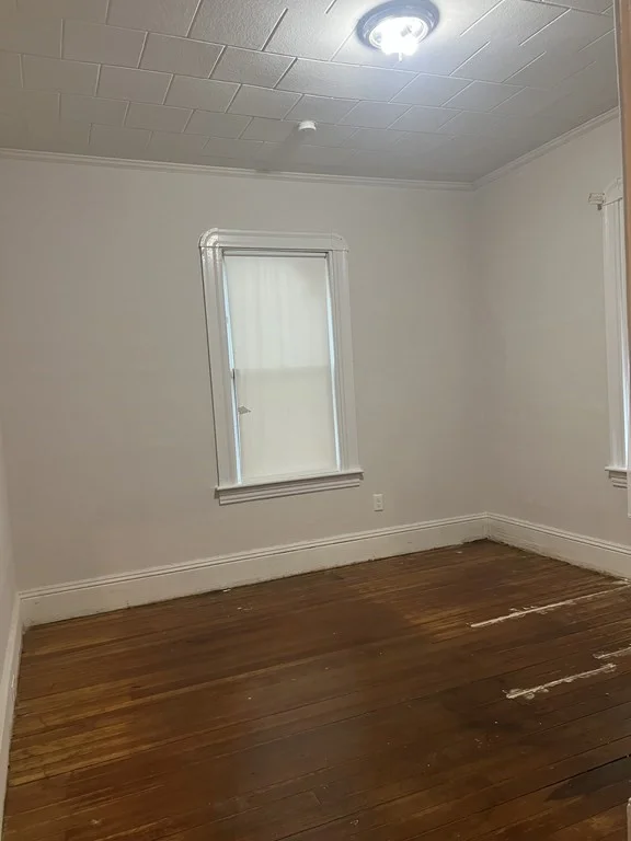 4 bed, 1 bath apartment for rent at 400 Spring Unit 1, Brockton — photo 8 of 8