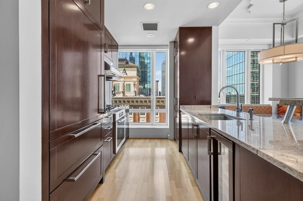2 bed, 2 bath apartment for rent at 400 Stuart St Unit 17J, Back Bay — photo 3 of 16