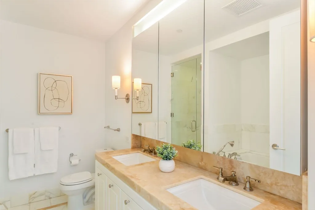 1 bed, 2 bath apartment for rent at 400 Stuart St Unit 29C, Back Bay — photo 21 of 28