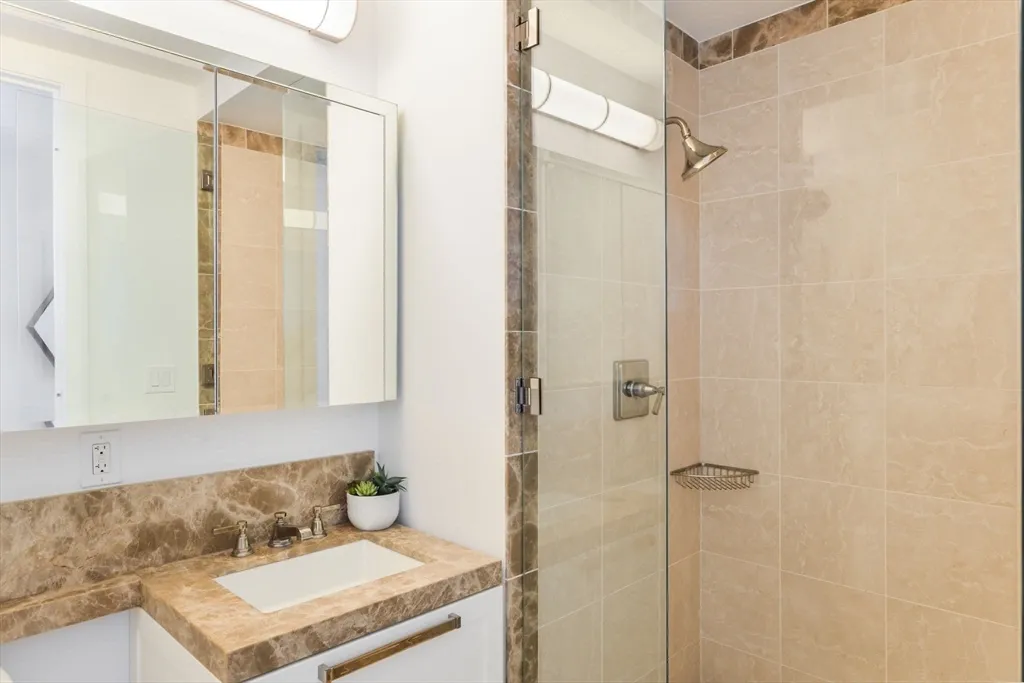 1 bed, 2 bath apartment for rent at 400 Stuart St Unit 29C, Back Bay — photo 13 of 28