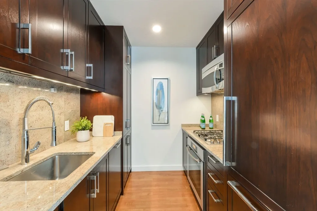 1 bed, 2 bath apartment for rent at 400 Stuart St Unit 29C, Back Bay — photo 15 of 28